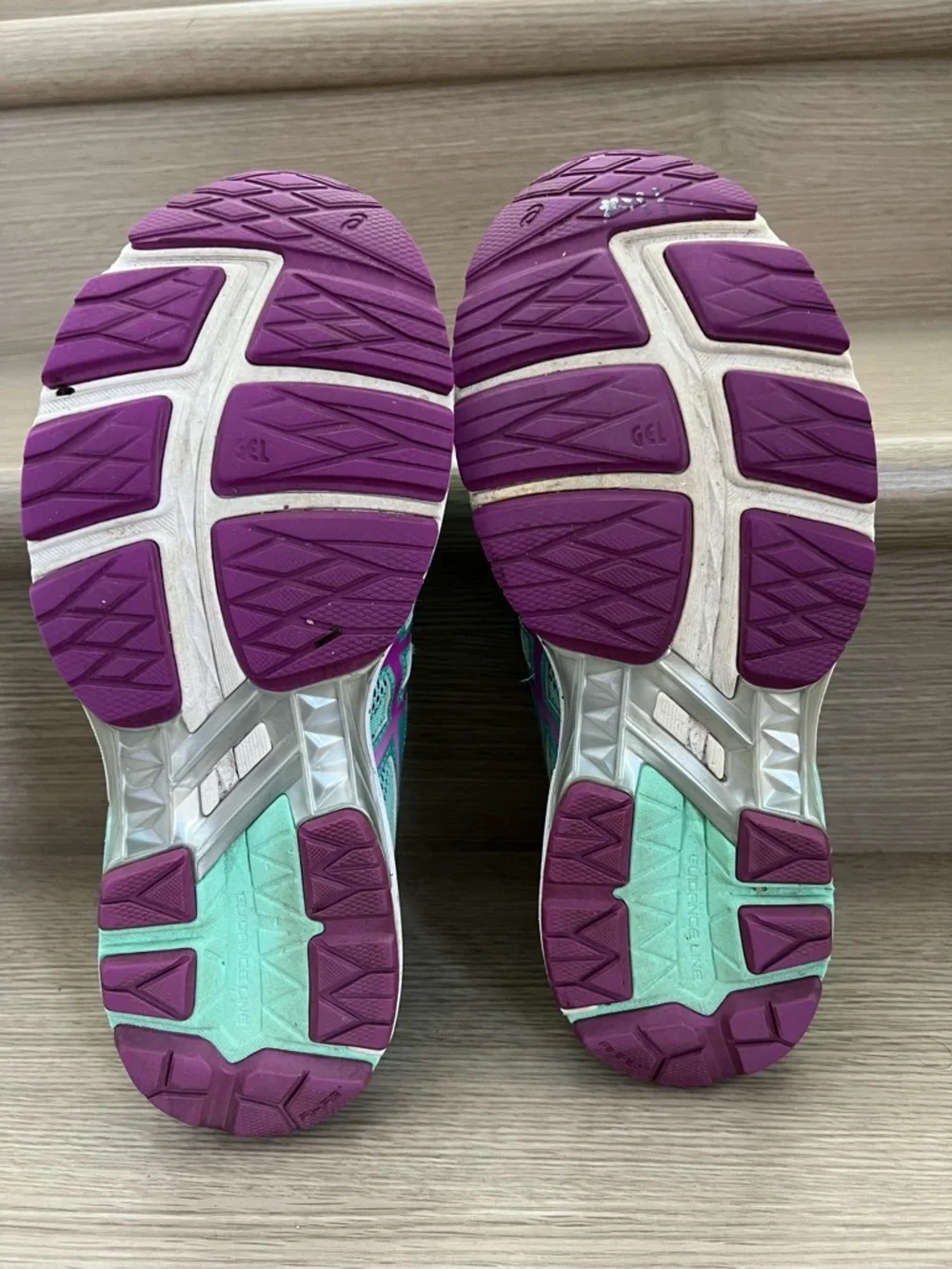 Asics Gel GT-1000 Women's Size 10 running shoes